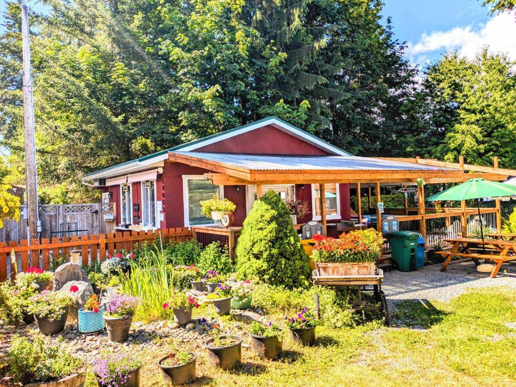 Honeymoon Bay Market
