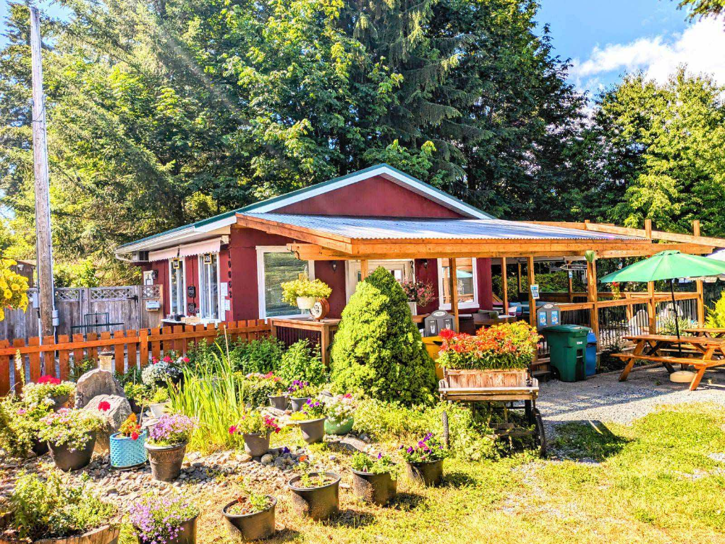 Honeymoon Bay Market